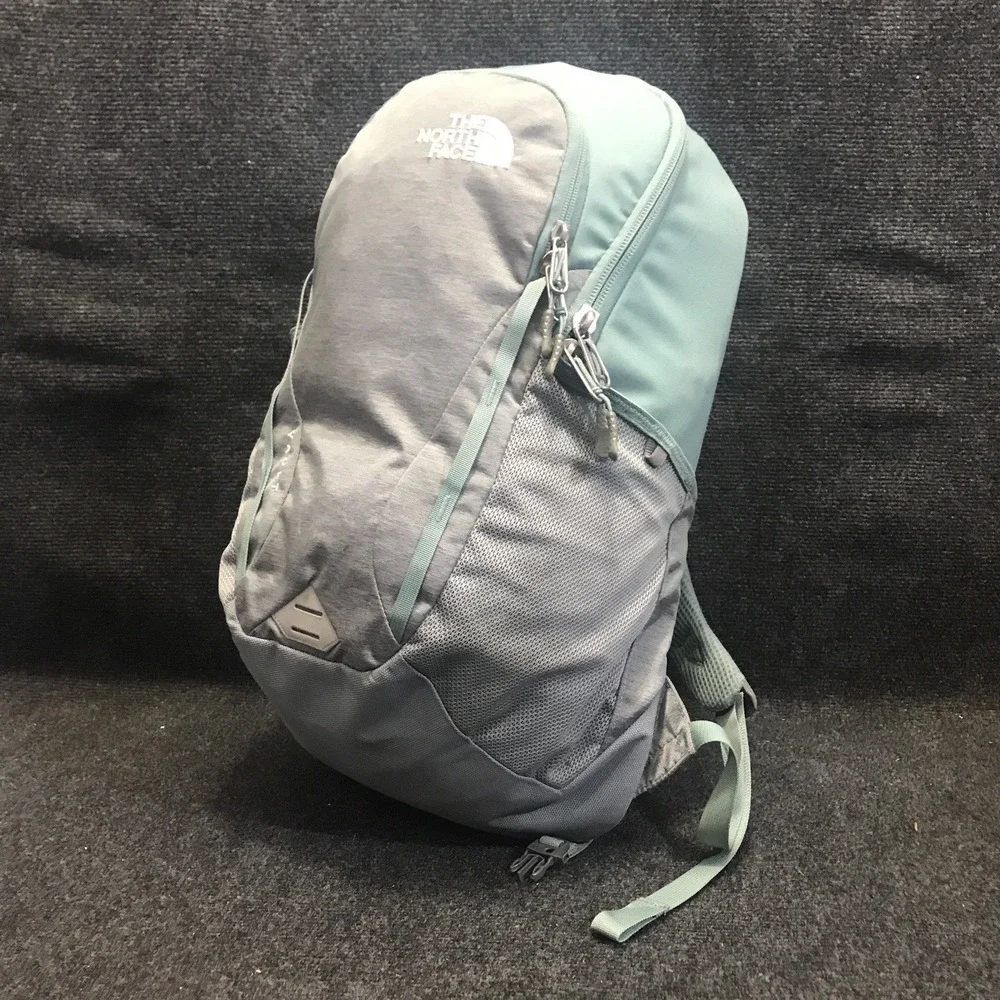 The North Face NF0A3KVA Vault 26L Backpack FlexVent System Teal &‎ Gray Daypack